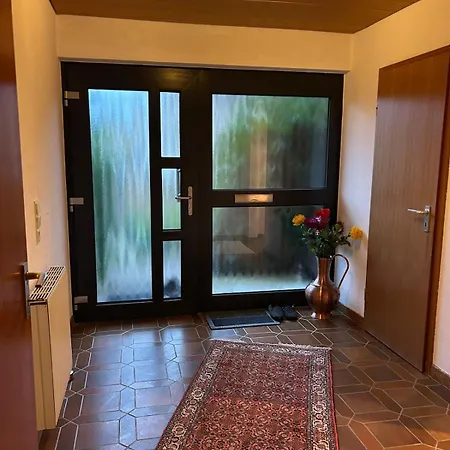 Apartment Spacious Family House Near